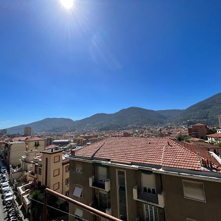 Casa Vacanza Le Mura ลาสเปเซีย ภายนอก รูปภาพ