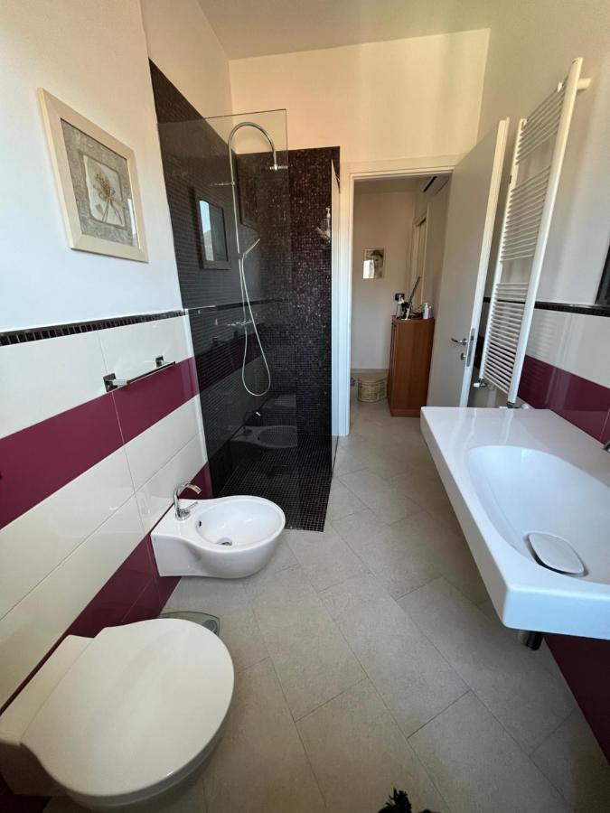 Casa Vacanza Le Mura ลาสเปเซีย ภายนอก รูปภาพ