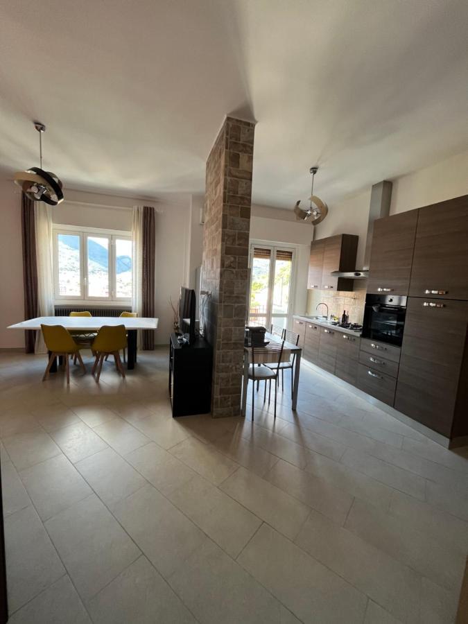 Casa Vacanza Le Mura ลาสเปเซีย ภายนอก รูปภาพ